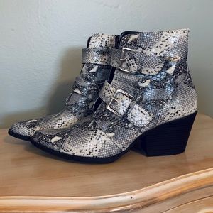 Alyvia Snake Print Bootie